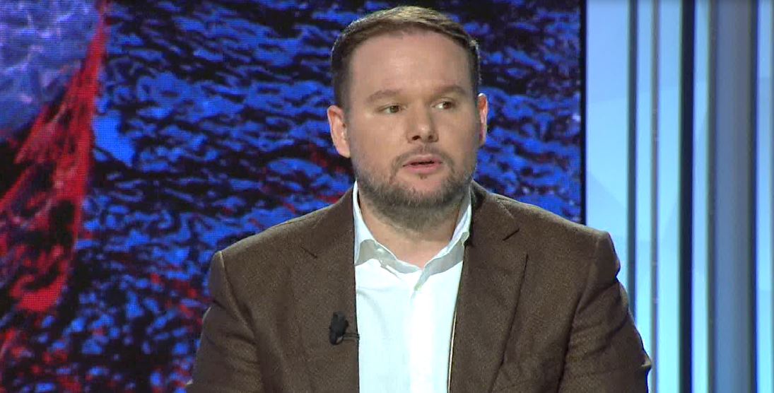 U akuzua për plagjiaturë, jep dorëheqjen zv.Ministri i Arsimit