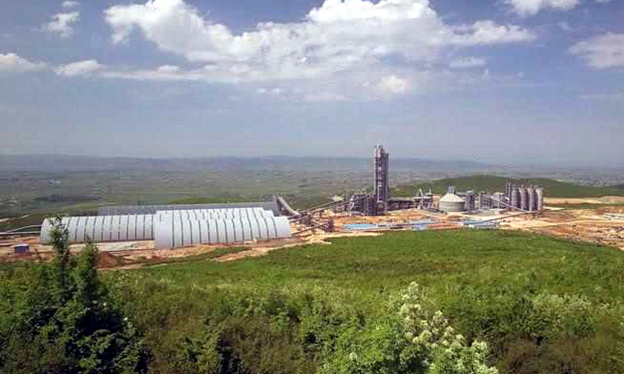 EMRAT/Tragjedi në Elbasan, 2 punëtorët mbulohen nga çimentoja në fabrikë, njëri vdes