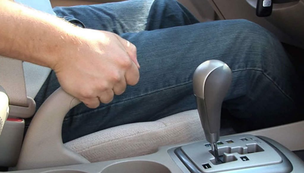 Aksident i pazakontë në Tiranë, 35-vjecari harron frenat e dorës ulur, gjen vdekjen nga pakujdesia