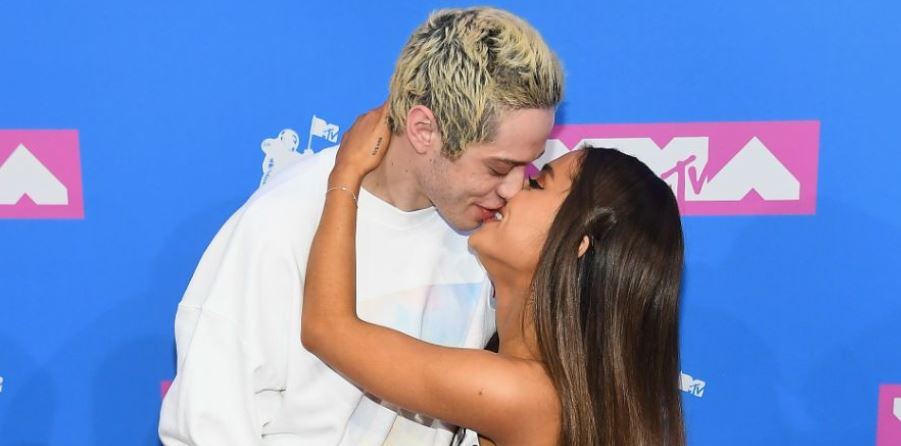 E papritur, çifti i njohur i jep fund fejesës