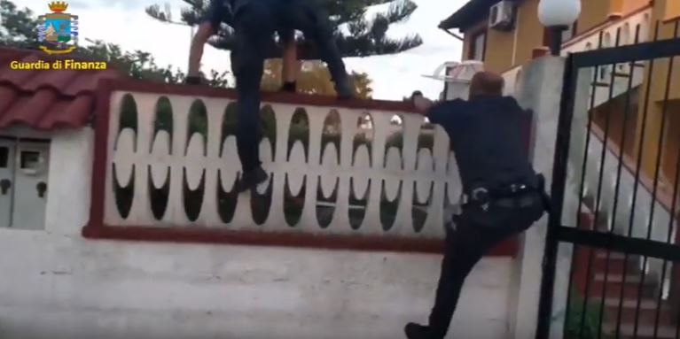 VIDEO/Dalin pamjet, si u arrestuan shqiptarët me 1.5 mln euro drogë