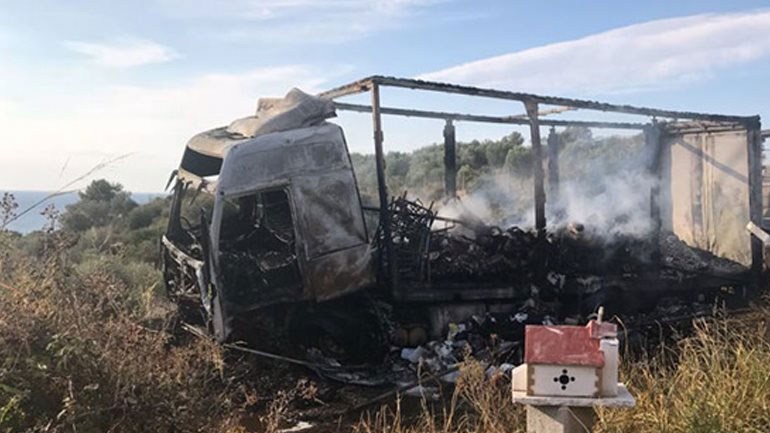 Tragjedi në Greqi, digjen të gjallë 11 refugjatë në një kamion