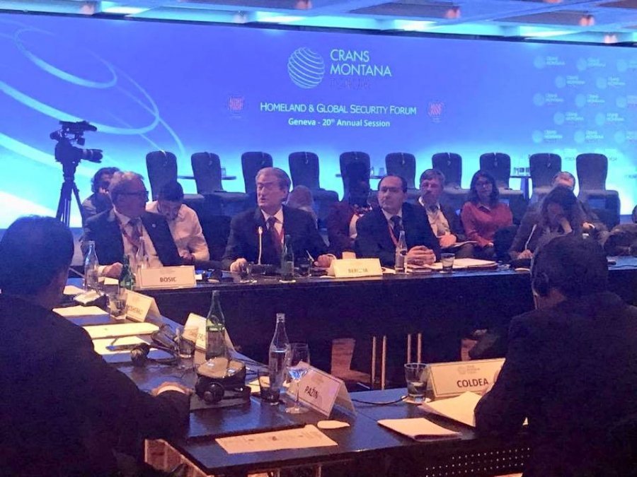 FOTO/ Berisha në Crans Montana denoncon vjedhjet që po i bëhen territorit shqiptar