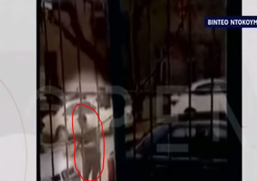 Mediat greke nxjerrin pamjet kur Kacifas gjuan me armë: Ja si përpiqet t’i shpëtojë policisë