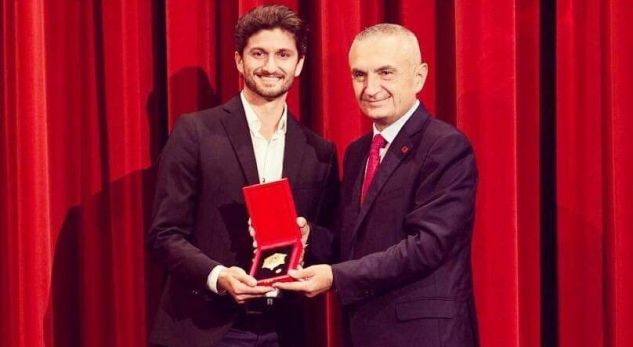 Meta nderon balerinin e famshëm shqiptar me titullin “Kalorës i Urdhrit të Skënderbeut”