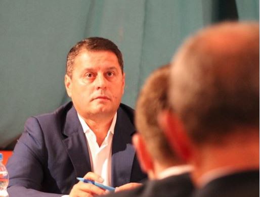 Instikti i profesionit të policit e ndihmoi deputetin të zbulonte një ‘Babale’ në Lezhë