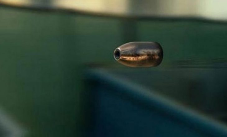 Plumbi ‘qorr’ i hyn në shtëpi, nuk dihet autori