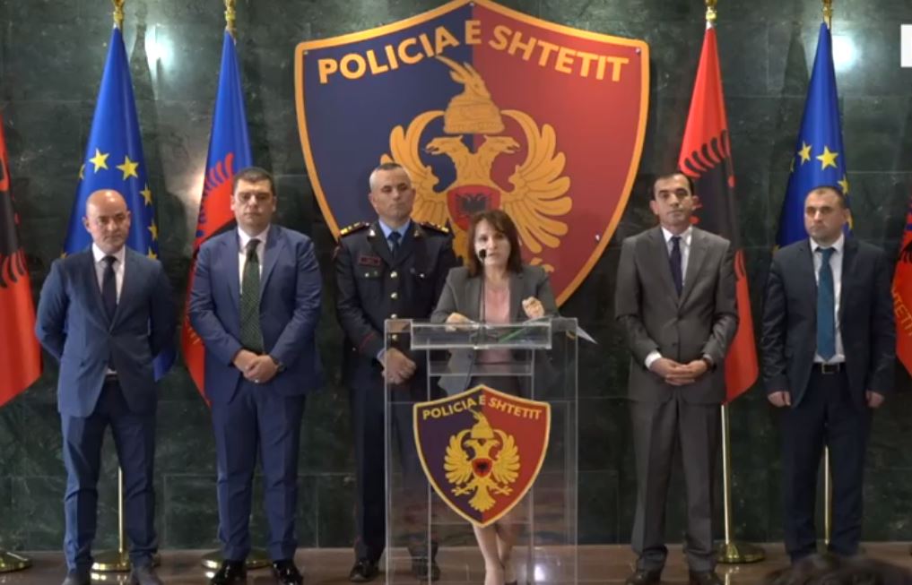 DETAJET/Dalin emrat e 27 të arrestuarëve, mes tyre dhe 3 punonjës policie