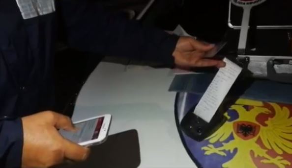 VIDEO/Policia rrugore iu shtrëngon rripin shoferëve, 13 në pranga