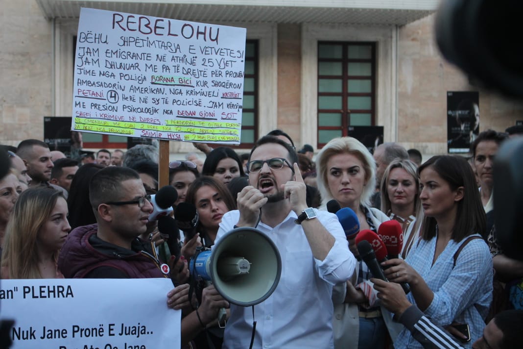 XHISIELA/Shoqëria civile protestë të Rama, një javë pas publikimit të ngjarjes
