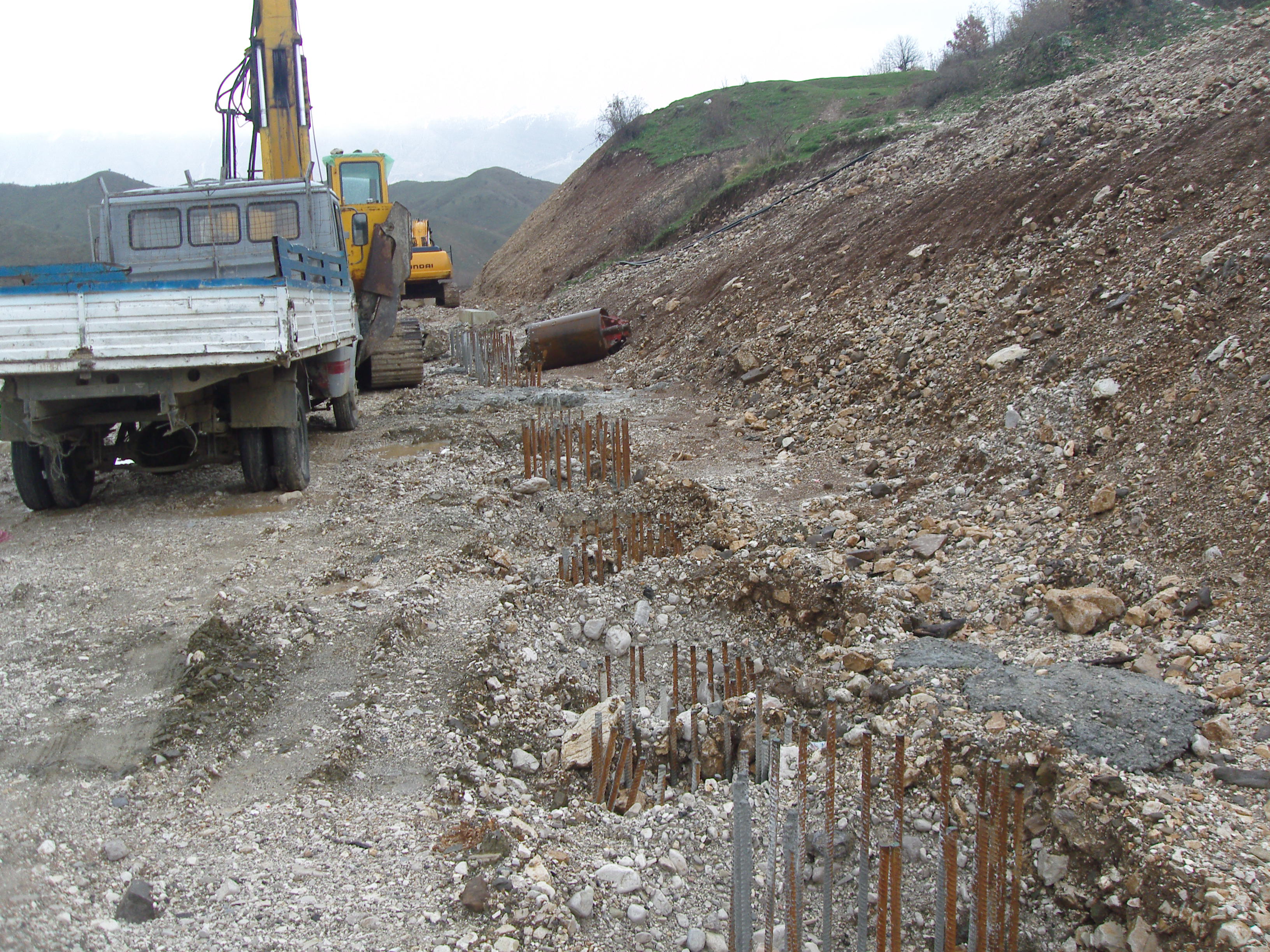 22 milionë euro për 7 km rrugë, si po vidhet në rrugën Kardhiq – Delvinë