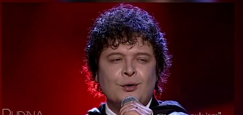 VIDEO/Kantautori reagon ashpër: Mortjet kanë degjeneruar muzikën në një pornografi