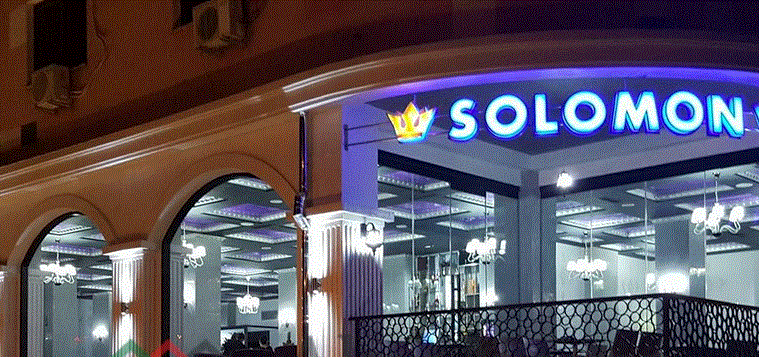 FOTO/Lokali ku ndodhi vrasja, policia 20 shoqërime