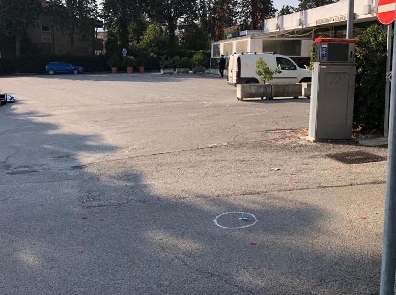 VIDEO/Konflikte droge mes dy grupeve, shqiptari qëllohet me thikë, italiani me armë zjarri