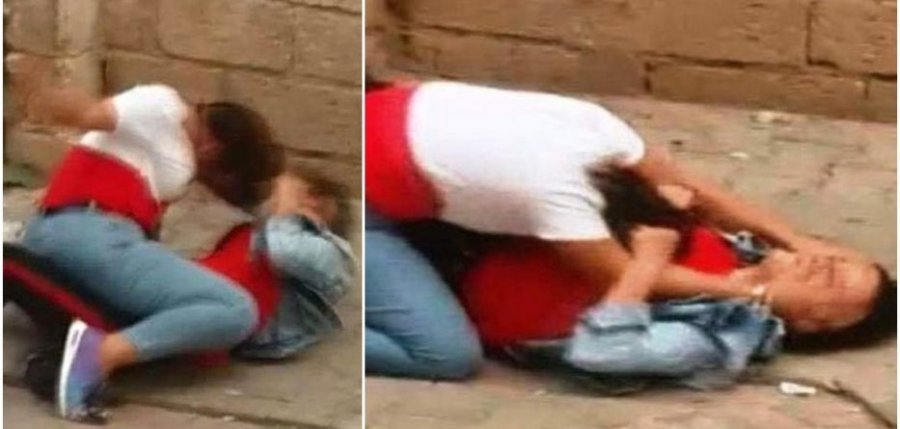 VIDEO/ Vajzat rrihen në mes të rrugës për një djalë