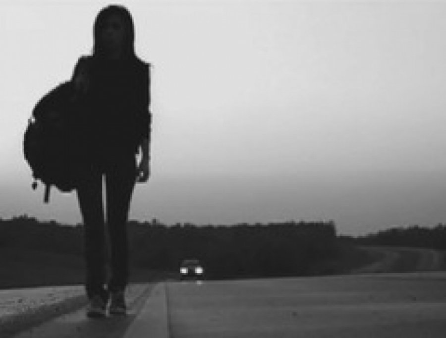 Zhduket 16-vjeçarja në Tiranë, nëna denoncon në Polici