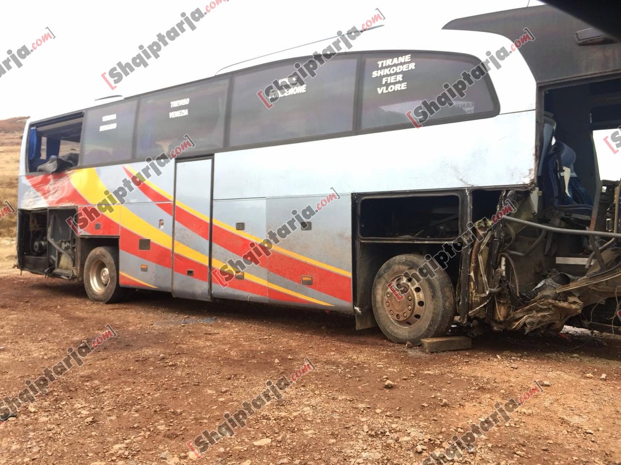 FOTO/Del ekspertiza: Pse u aksidentua autobusi me nxënës në Qafë-Thanë