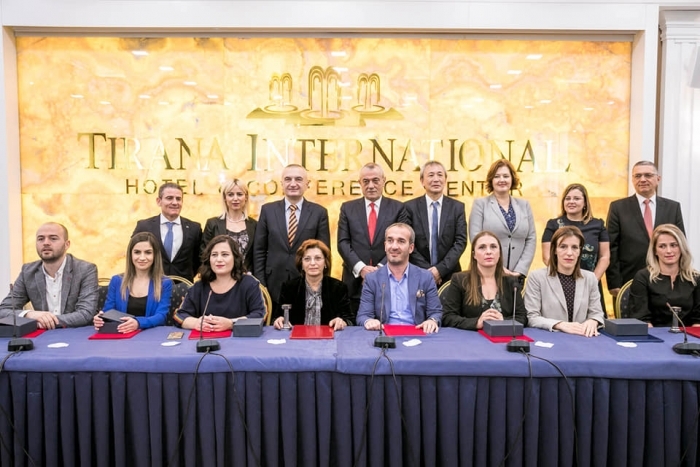 VIDEO/Jepen çmimet për gazetarët më të mirë në Shqipëri