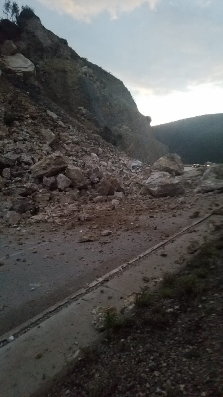 Rrëshqitje gurësh, bllokohet qarkullimi në Levan-Tepelenë