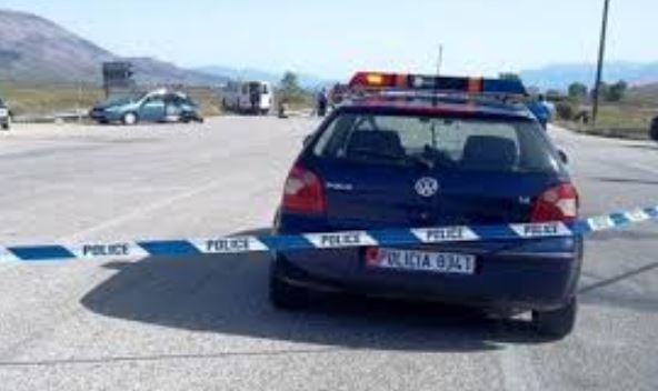Aksident në aksin Tiranë-Elbasan, plagosen 2 persona