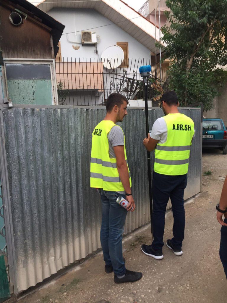 Vasili nxjerr fotot: Ja çfarë u bëhet banorëve të Astirit pa dalë ende asnjë vendim për prishjen e banesave