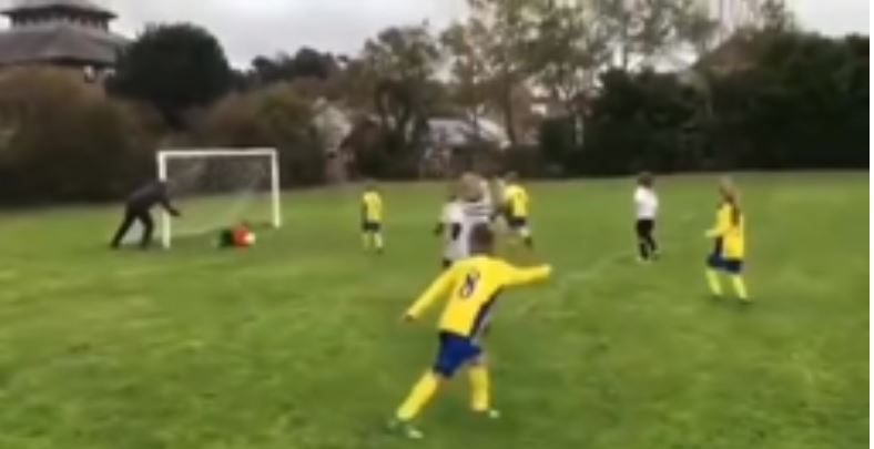 “Babai i viti”/ VIDEO-ja që po “thyen” rrjetin