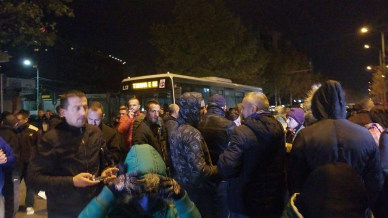 Banorët e “Astirit”  bllokojnë rrugën, sërish në protestë për mbrojtjen e banesave