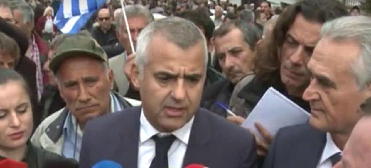 Vangjel Dule pranë familjes në  Bularat: Të zbardhet e vërteta për vrasjen e Kacifas