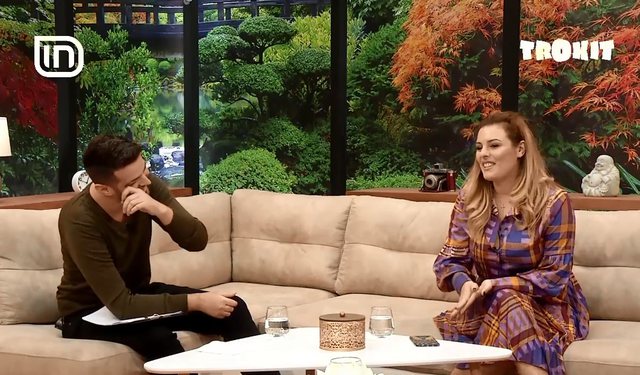 “Ishte e dhimbshme”/ Këngëtarja shqiptare flet për herën e saj të parë