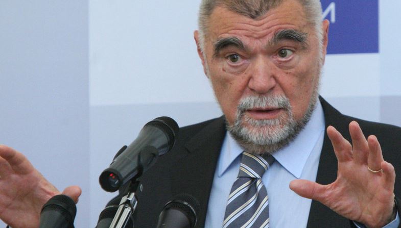 Debati për kufijtë, ish-presidenti kroat reagon sërish: Në Ballkan askush nuk e jep tokën pa luftë