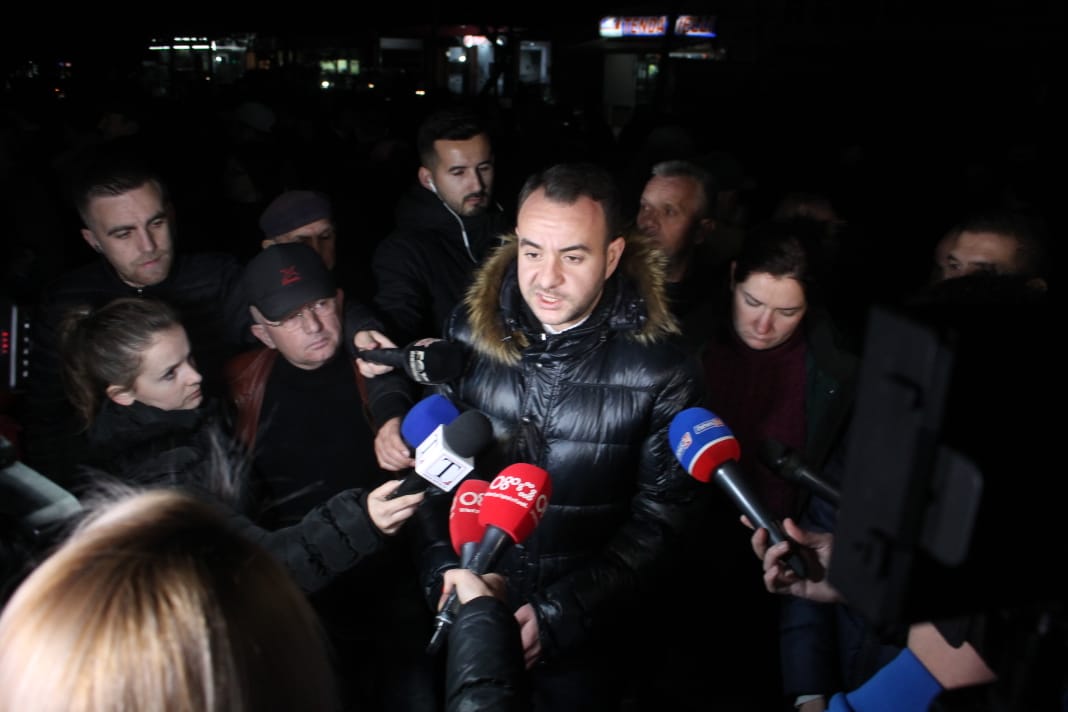 Deputeti i PD mesazh Ramës: Hiq dorë nga presione me arrestime protestuesish, por eja zgjidh problemin