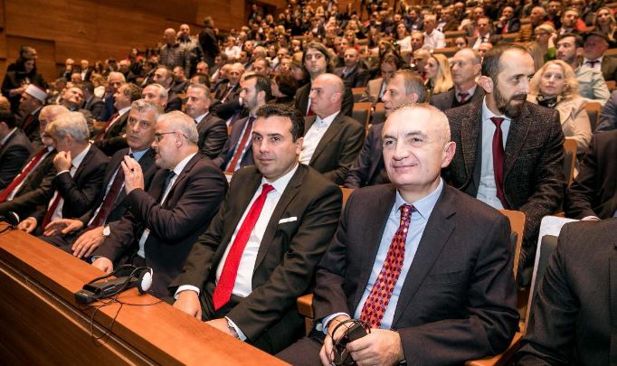 Dita Kombëtare e Alfabetit të Gjuhës Shqipe, Presidenti Meta krah Zaevit