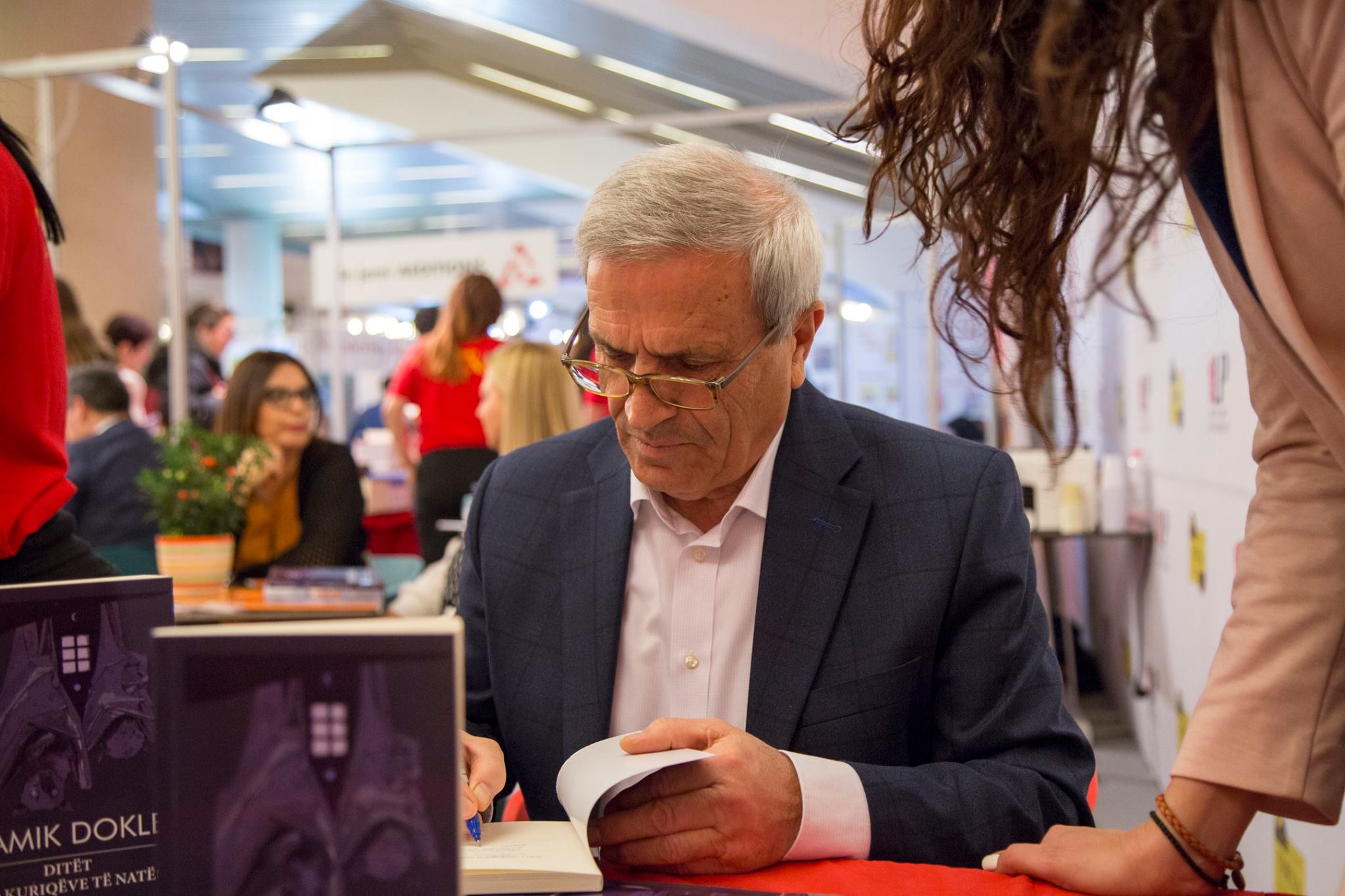 Namik Dokle, roman të ri që e shkruajti me një frymë