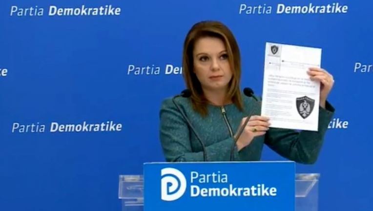 PD: Skandali me tenderin e uniformave të urgjencës, u vodhën 450 milionë lekë