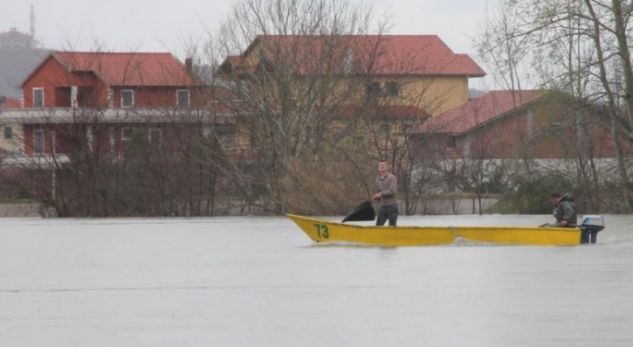Alarmi për përmbytjet, dy qytete rrezikojnë ditën e nesërme