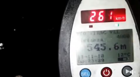 VIDEO/Range Roveri udhëton me 261 km/h,  policia: Avion në rrugën Tiranë-Durrës…