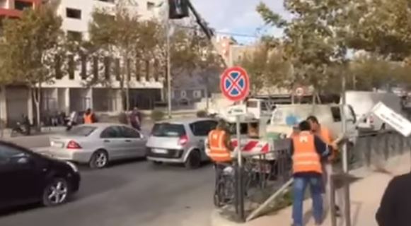 VIDEO/Hiqen tabelat dhe shtyllat e korentit: Rama dhe Veliaj ndryshojnë projektin e Unazës së Re