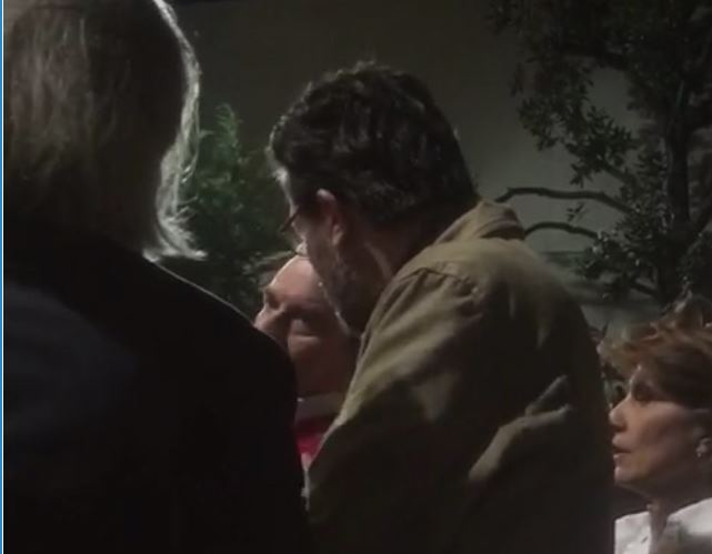 VIDEO/Rama shkon në teatër, mediat nuk lejohen të hyjnë brenda