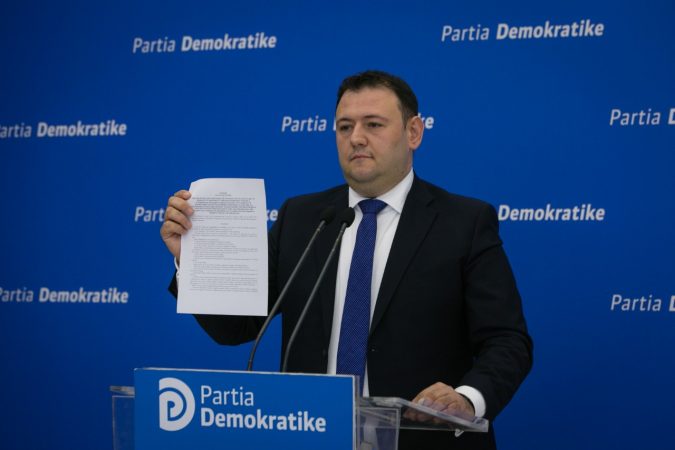 VIDEO/PD: VKM korruptive, skualifikohen kasat ekzistuese, bizneset detyrohen të marrin të reja