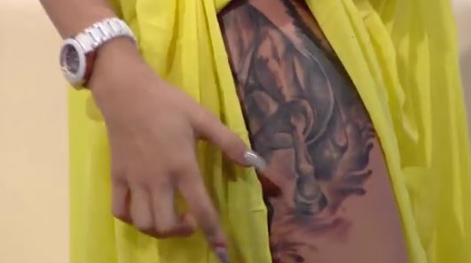 VIDEO/Moderatorja ngrihet në këmbë dhe tregon çmendurinë e saj të fundit