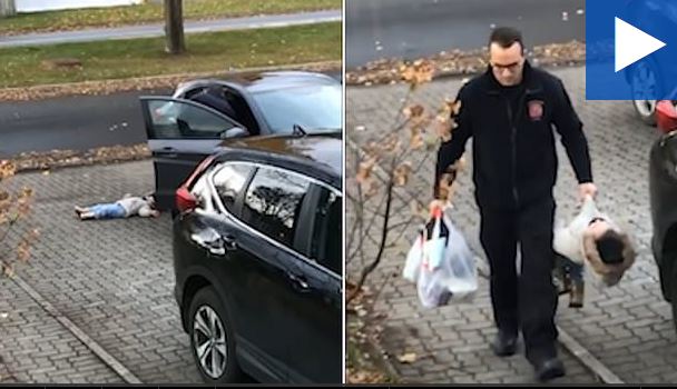 VIDEO/Vajza kokëfortë shtrihet në rrugë, babai e mban në duar si të ishte qese për pazar