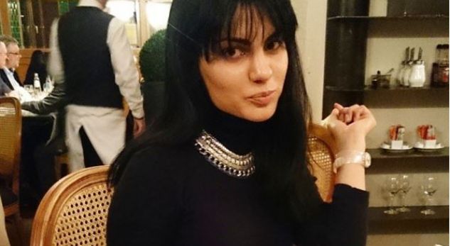 FOTO/Këngëtarja kujton babain e ndjerë: Na mungon zëri i tij, fjala e mençur…