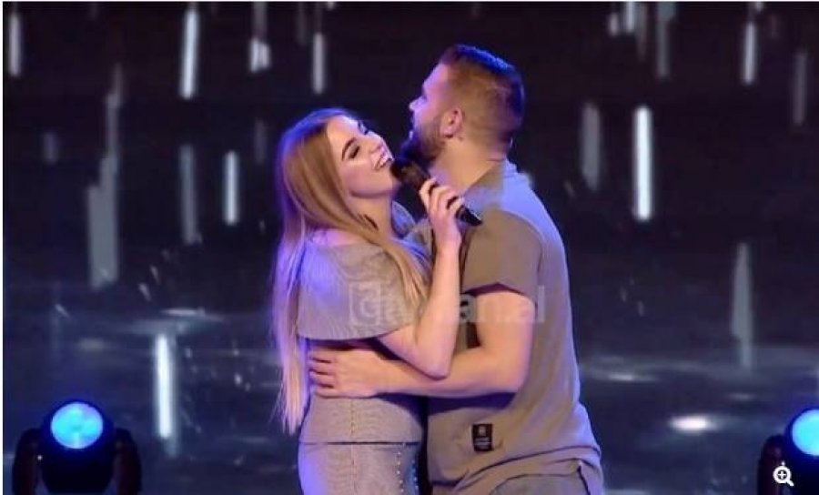 FOTO/ Shtohen më shumë dyshimet se Flori Mumajesi dhe Kejsi Tola janë në një lidhje