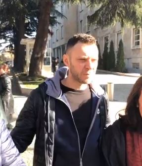 VIDEO/ Studentët rrëzuan gjysmën e qeverisë