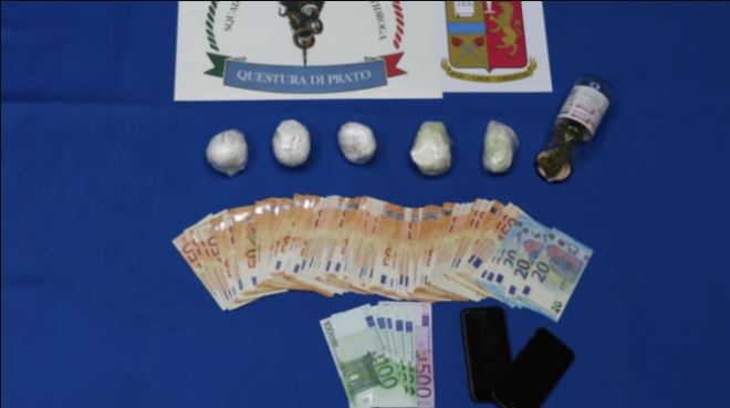 Itali, qeni “prangos” shqiptarin me gjysmë kg kokainë