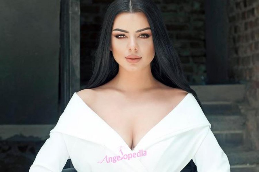 VIDEO/Zhgënjen Miss Kosova, ngec teksa prezanton veten dhe vendin e saj