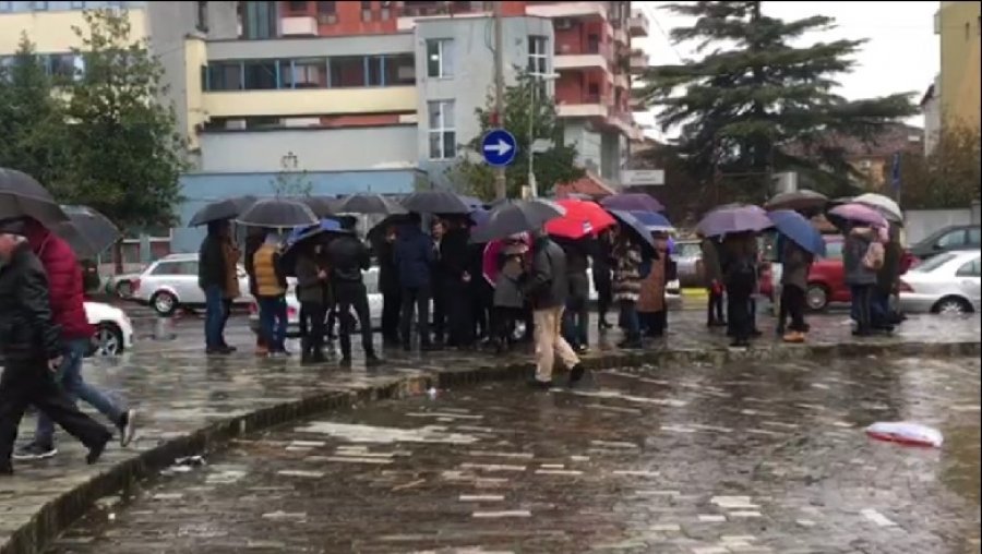 Pavarësisht presioneve dhe shiut, studentët e Shkodrës, do protestojnë tek Kryeministria