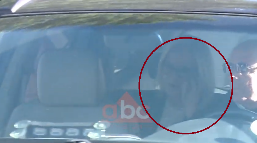 VIDEO/Lindita Nikolla shkon në Kryeministri. A do të japë dorëheqjen ministrja?