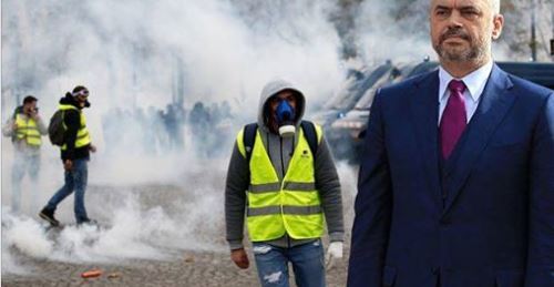 FOTO/Shpërthejnë protestat në vend, ‘jelekverdhët’ vijnë dhe në Shqipëri