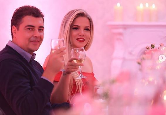 FOTO/Rezarta Shkurta pro dialogut: Deri dje isha me studentët, sot po bëjnë kapriço